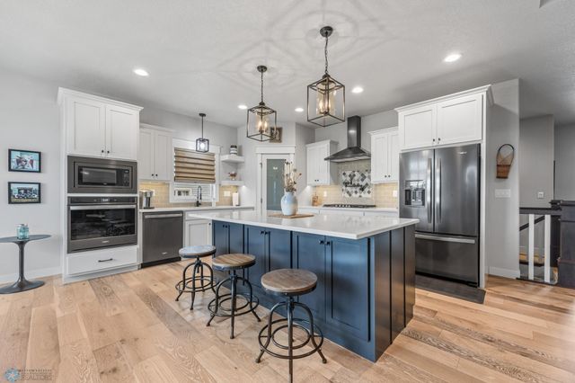 2865 Mcleod Drive E, West Fargo, ND 58078