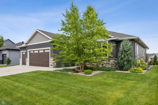 2865 Mcleod Drive E, West Fargo, ND 58078