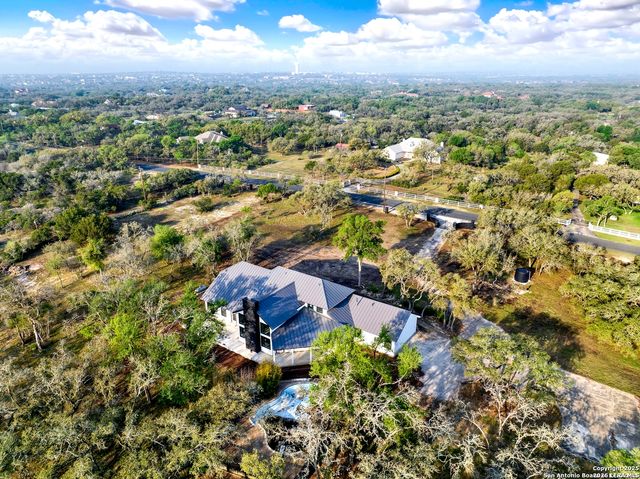 306 N ROLLING OAKS LN, San Antonio, TX 78253