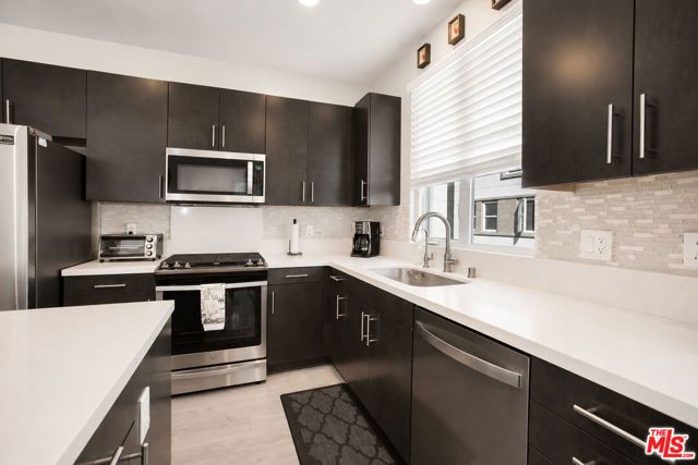 2700 E Chaucer Street 30, Los Angeles, CA 90065