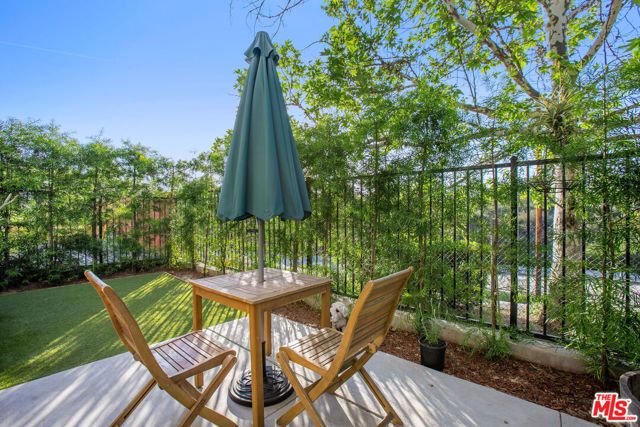 2700 E Chaucer Street 30, Los Angeles, CA 90065