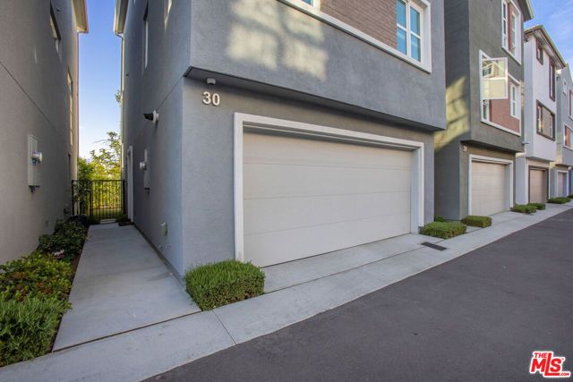 2700 E Chaucer Street 30, Los Angeles, CA 90065