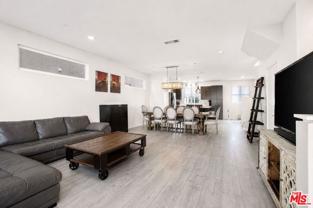 2700 E Chaucer Street 30, Los Angeles, CA 90065