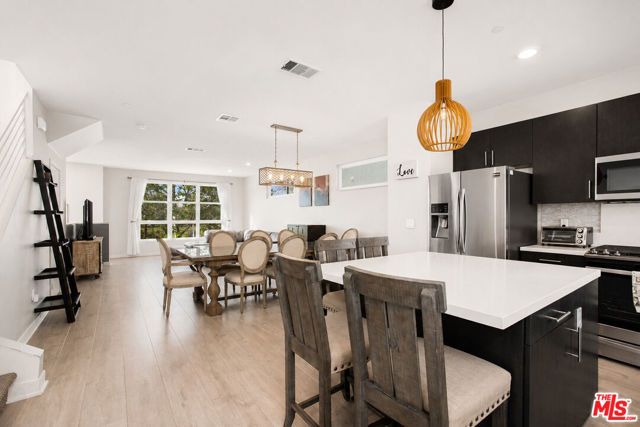 2700 E Chaucer Street 30, Los Angeles, CA 90065