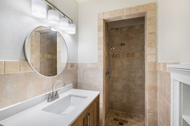 2320 N Edgewood Terrace, Fort Worth, TX 76103