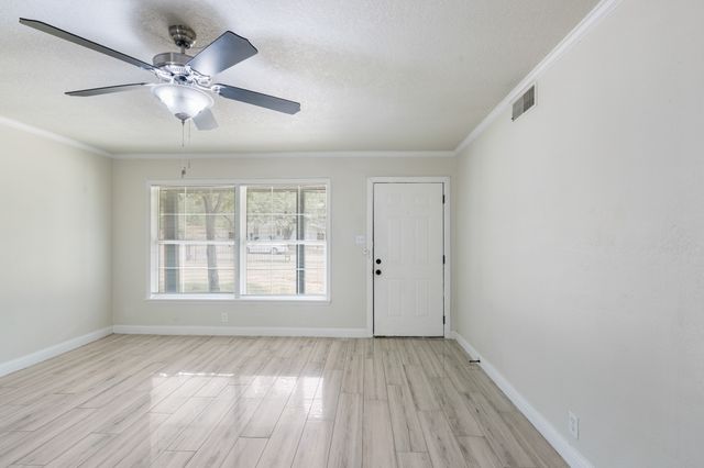 2320 N Edgewood Terrace, Fort Worth, TX 76103