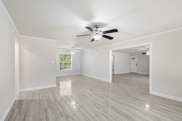 2320 N Edgewood Terrace, Fort Worth, TX 76103