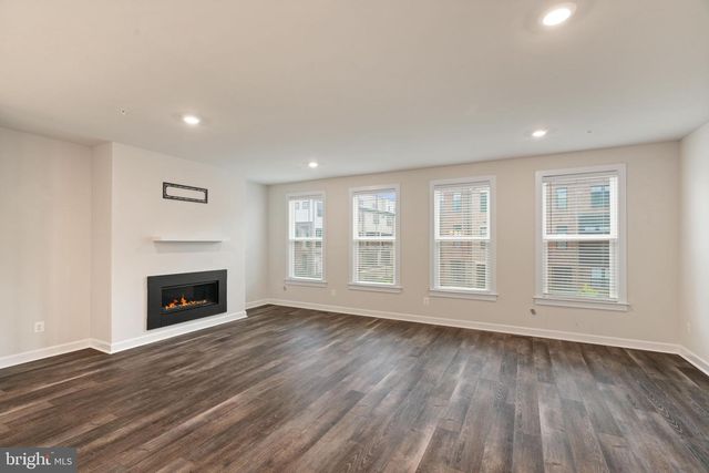 43467 GRANDMOORE ST, Ashburn, VA 20148