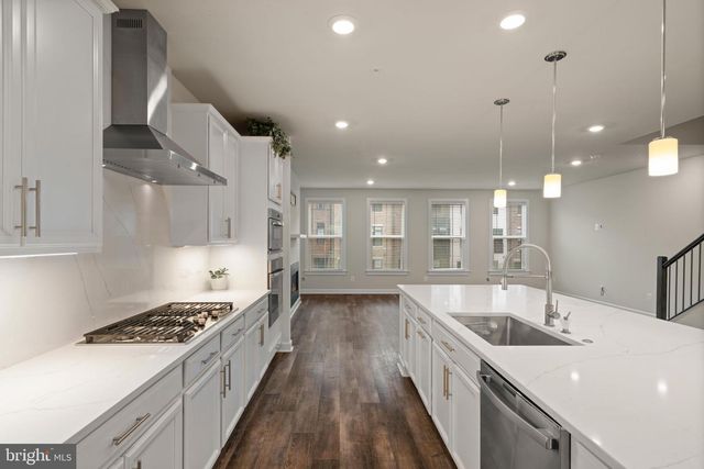 43467 GRANDMOORE ST, Ashburn, VA 20148