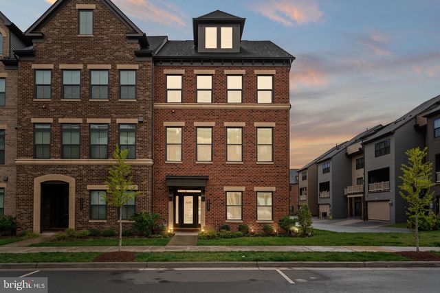 43467 GRANDMOORE ST, Ashburn, VA 20148