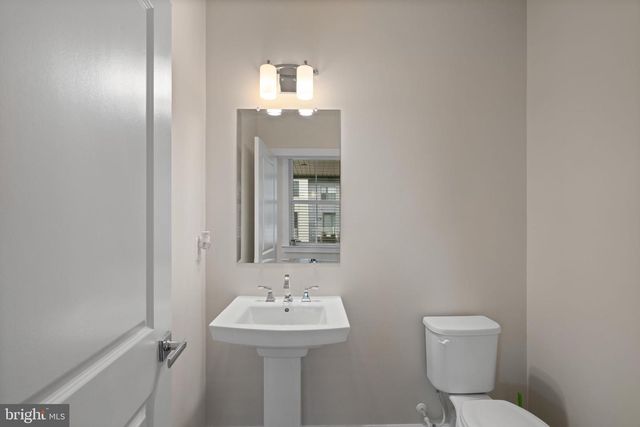43467 GRANDMOORE ST, Ashburn, VA 20148