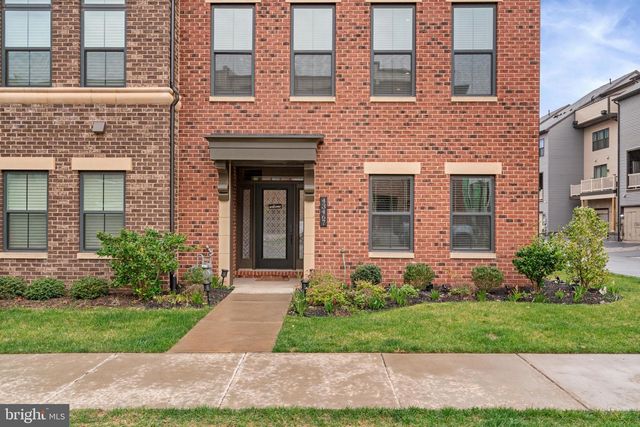 43467 GRANDMOORE ST, Ashburn, VA 20148