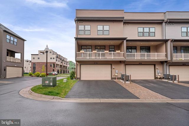 43467 GRANDMOORE ST, Ashburn, VA 20148