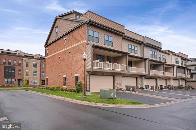 43467 GRANDMOORE ST, Ashburn, VA 20148