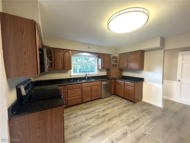 1598 Kingsley Avenue, Akron, OH 44313