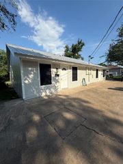 304 E Hickory Street A, Kaufman, TX 75142