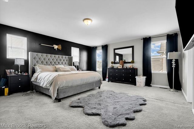 302 Shari Street, Pontiac, MI 48341