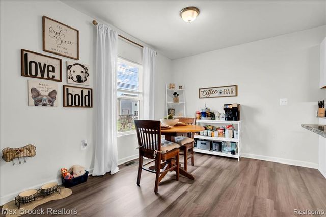 302 Shari Street, Pontiac, MI 48341