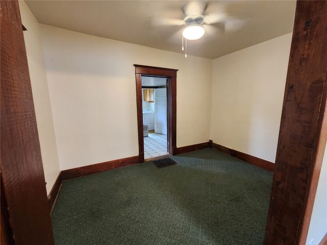 594 W Washington Street, Marengo, IA 52301