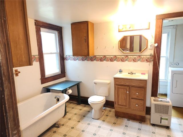 594 W Washington Street, Marengo, IA 52301