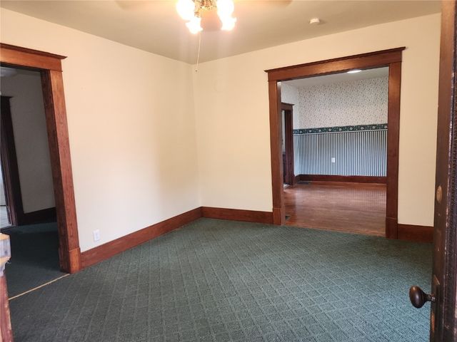 594 W Washington Street, Marengo, IA 52301