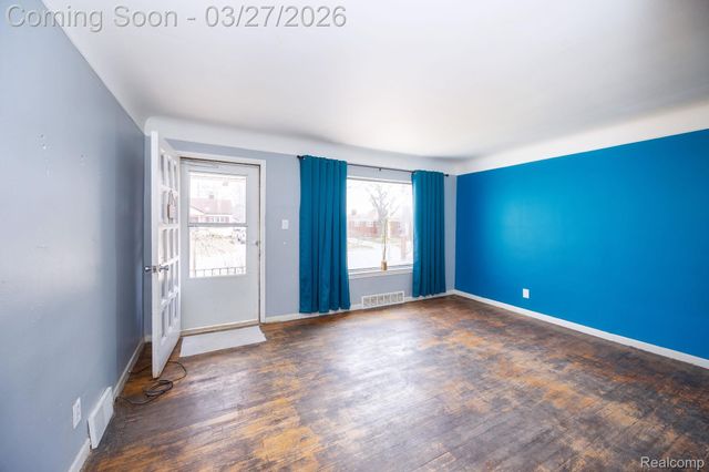 17150 Matthews Street, Riverview, MI 48193