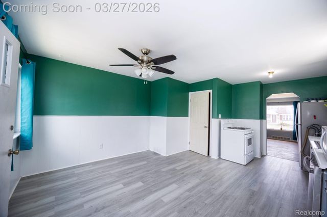 17150 Matthews Street, Riverview, MI 48193