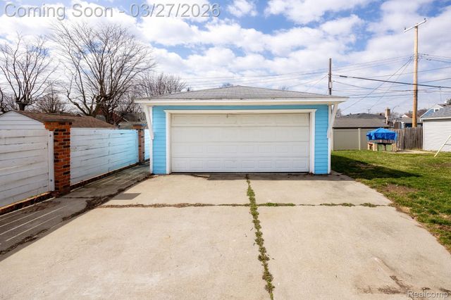 17150 Matthews Street, Riverview, MI 48193