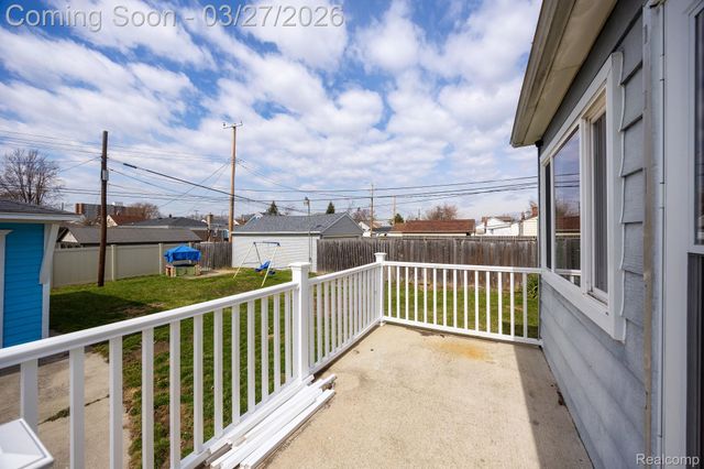 17150 Matthews Street, Riverview, MI 48193