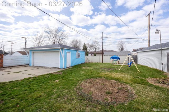 17150 Matthews Street, Riverview, MI 48193