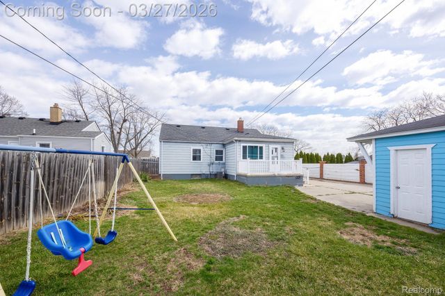 17150 Matthews Street, Riverview, MI 48193