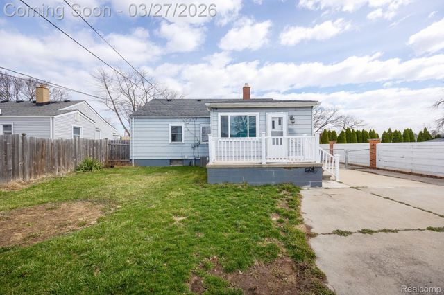 17150 Matthews Street, Riverview, MI 48193