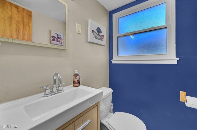 856 Salem Avenue, Elyria, OH 44035