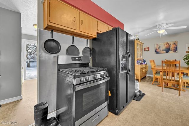 856 Salem Avenue, Elyria, OH 44035