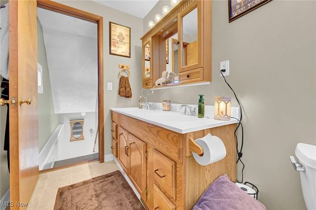 856 Salem Avenue, Elyria, OH 44035