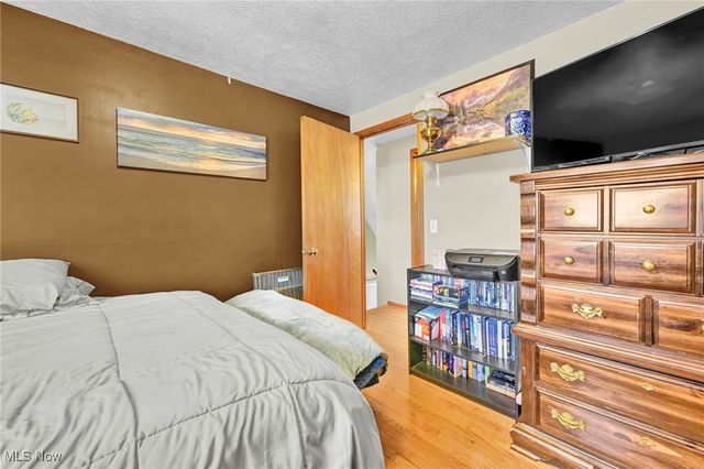 856 Salem Avenue, Elyria, OH 44035