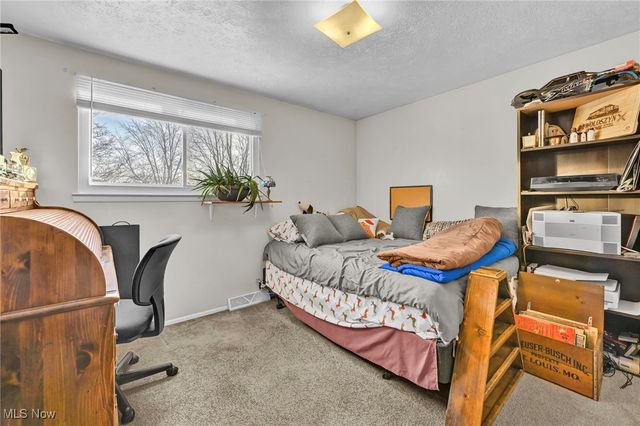 856 Salem Avenue, Elyria, OH 44035