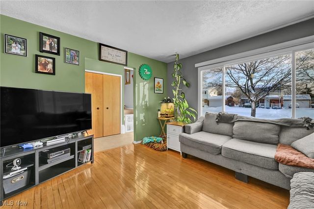 856 Salem Avenue, Elyria, OH 44035