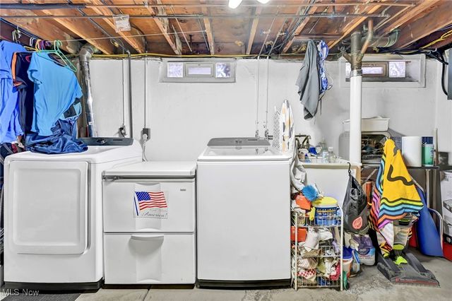 856 Salem Avenue, Elyria, OH 44035