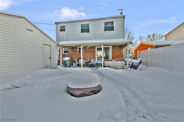 856 Salem Avenue, Elyria, OH 44035