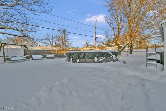 856 Salem Avenue, Elyria, OH 44035