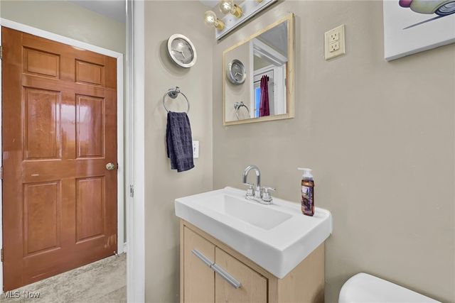 856 Salem Avenue, Elyria, OH 44035