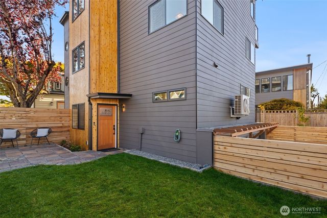 5027 SW Waite Street, Seattle, WA 98116