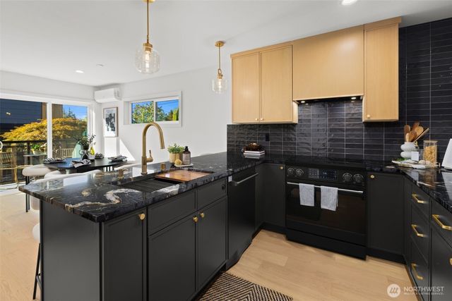 5027 SW Waite Street, Seattle, WA 98116