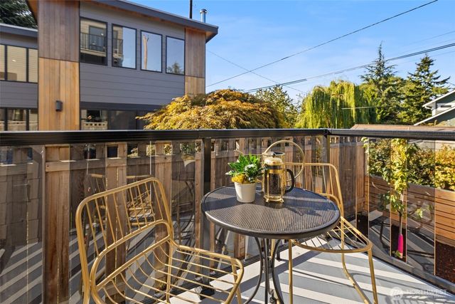 5027 SW Waite Street, Seattle, WA 98116