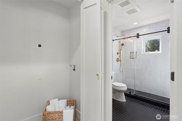 5027 SW Waite Street, Seattle, WA 98116
