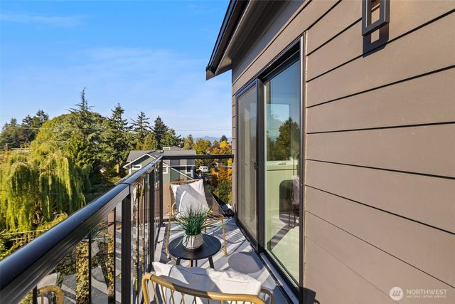 5027 SW Waite Street, Seattle, WA 98116