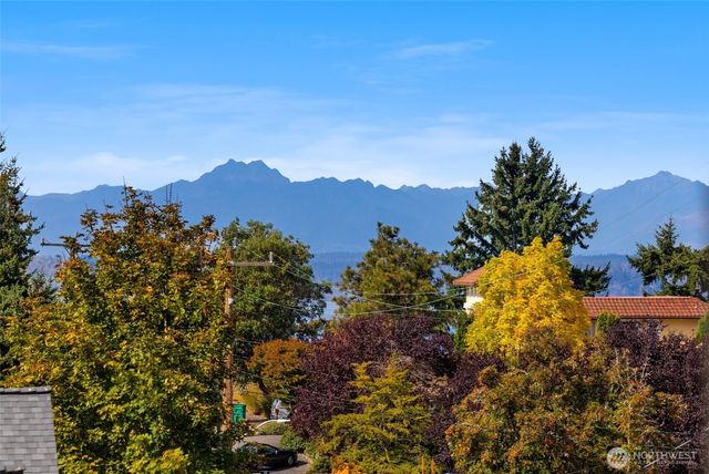 5027 SW Waite Street, Seattle, WA 98116