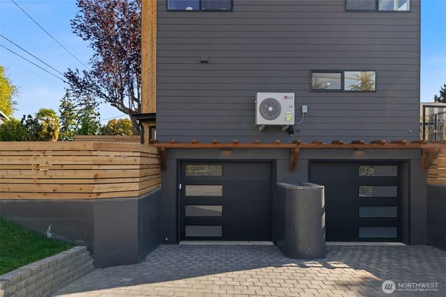5027 SW Waite Street, Seattle, WA 98116