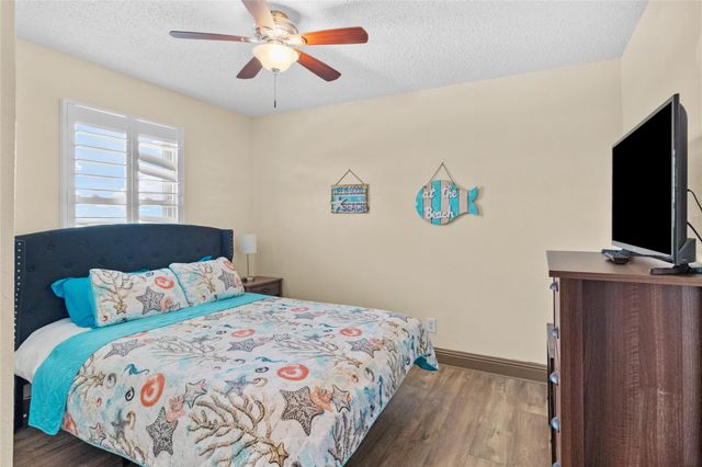 21216 Gulf Drive, Galveston, TX 77554